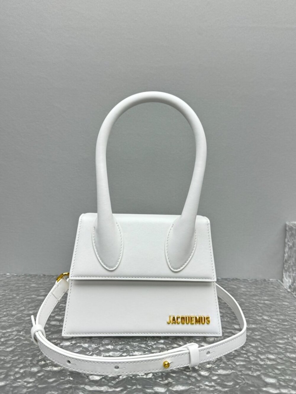 Jacquemus white fashionable shoulder bag